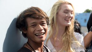 Sempat Viral, Lihat Kebersamaan Iyem Si Bule Cantik dan Suaminya