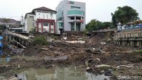 Begini Kondisi Terkini Tanah Ambles di Surabaya