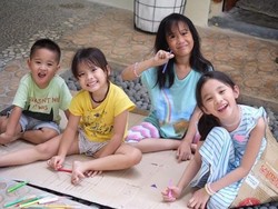 Kreatifnya Anak Zascia Adya Mecca, Ubah Kardus Jadi Perahu