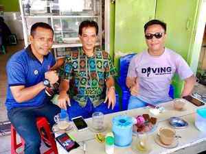 Momen Seru Rapsel Ali, Calon Menantu Maruf Amin yang Suka Kulineran Momen Seru Rapsel Ali, Calon Menantu Maruf Amin yang Suka Kulineran