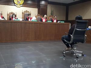 Bantu Loloskan Buron KPK, Pegawai AirAsia Akui Dapat Rp 20 Juta