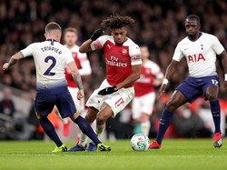 Arsenal mengawali babak kedua dengan meningkatkan intensitas serangan. Unai Emery mengubah formasi menjadi tiga bek, sehingga lebih banyak pemain di tengah. (Foto: Alex Morton/Getty Images)