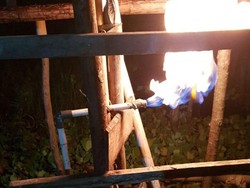 Gali Sumur Air, Warga Riau Malah Dapat Semburan Gas dan Menyala