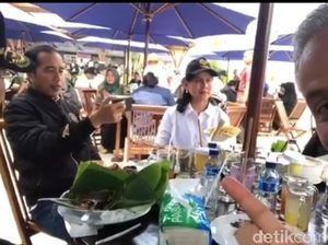 Terekam Kamera Ganjar, Jokowi Asyik Ngevlog Kuliner di Rest Area Terekam Kamera Ganjar, Jokowi Asyik Ngevlog Kuliner di Rest Area