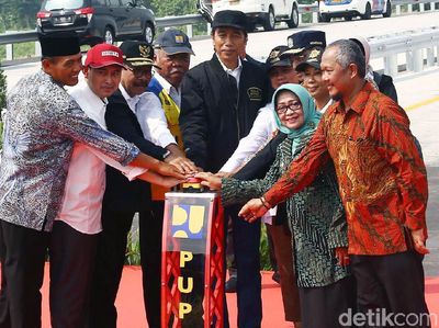 Jokowi Resmikan 4 Ruas Tol di Jawa Timur Sekaligus
