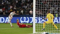 Gareth Bale makin tak terbendung di babak kedua. Dia melesakkan dua gol lagi, yakni pada menit ke-53 dan ke-55. (Foto: Francois Nel/Getty Images)