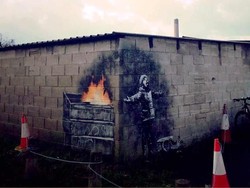 Grafiti Banksy di Tembok Garasi Warga Inggris Terjual Rp 2,3 M