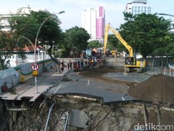 Polisi Kantongi Barang Bukti Kasus Amblesnya Jalan Gubeng