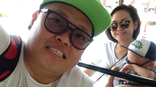 Reza Bukan dan istri