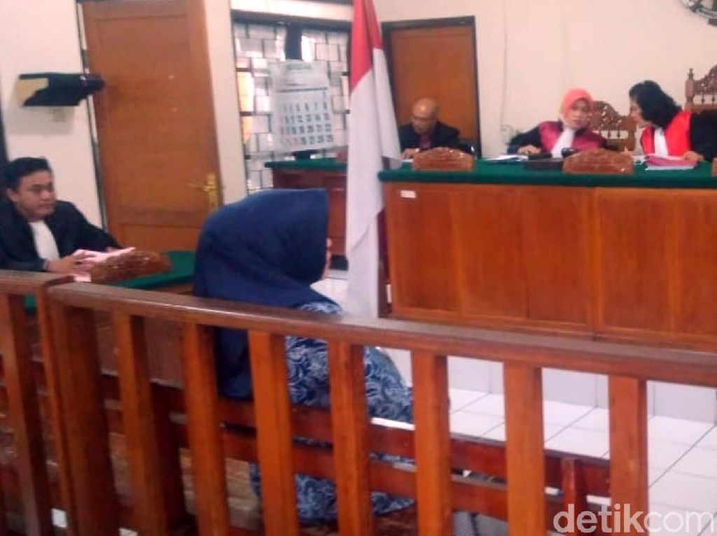 Bagi-bagi Sembako, Caleg NasDem Cianjur Divonis 6 Bulan Bui Bagi-bagi Sembako, Caleg NasDem Cianjur Divonis 6 Bulan Bui