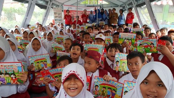 Literasi Keuangan untuk Siswa Korban Bencana Alam di Palu