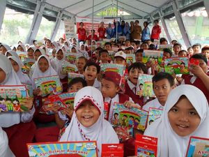 Literasi Keuangan untuk Siswa Korban Bencana Alam di Palu
