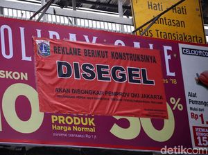 Langgar Perda DKI, Reklame di Slipi Ini Disegel Langgar Perda DKI, Reklame di Slipi Ini Disegel