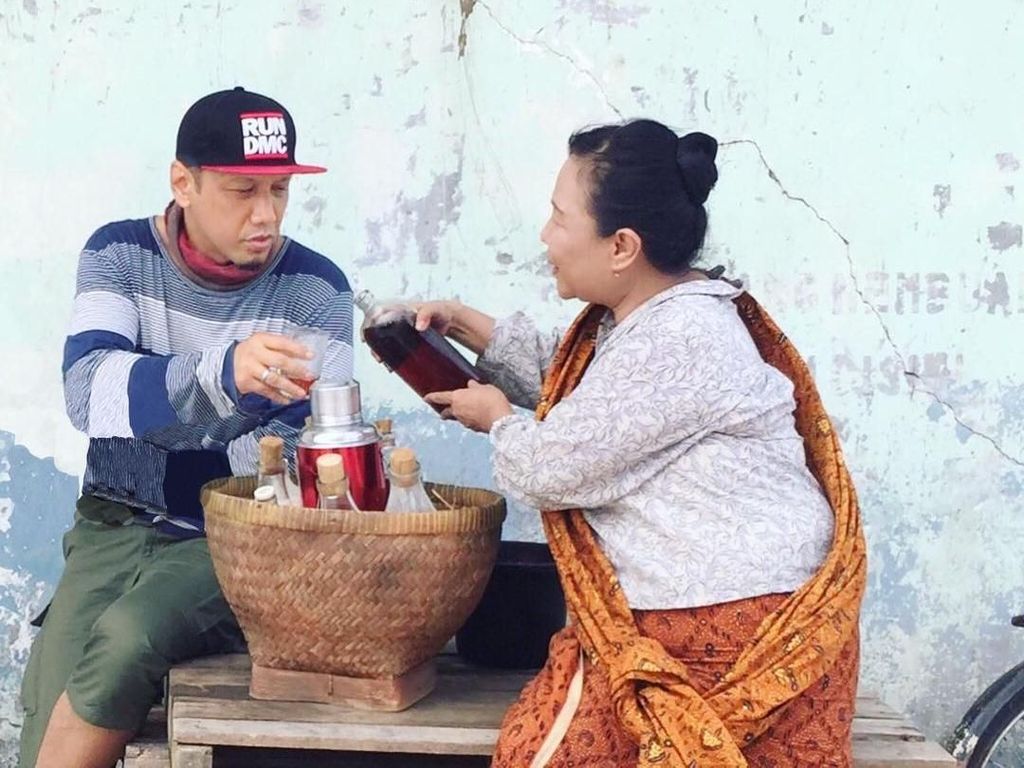 Ipang Wahid, Sosok Dibalik Bohemian Parody yang Doyan Jamu dan Durian Ipang Wahid, Sosok Dibalik Bohemian Parody yang Doyan Jamu dan Durian