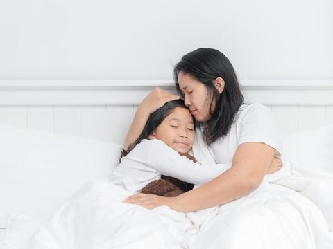 Ilustrasi ibu dan anak/