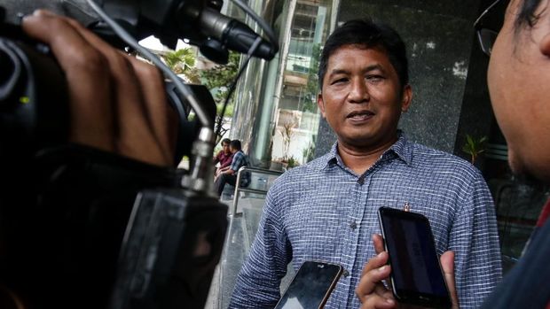 Hidayat diduga berusaha menyuap Madura FC Januar Herwanto.