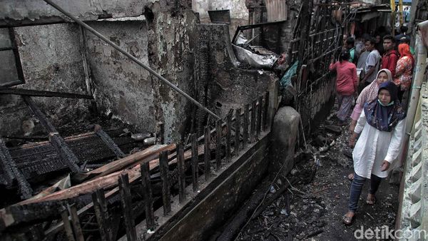 Kebakaran di Sawah Besar Hanguskan 7 Rumah