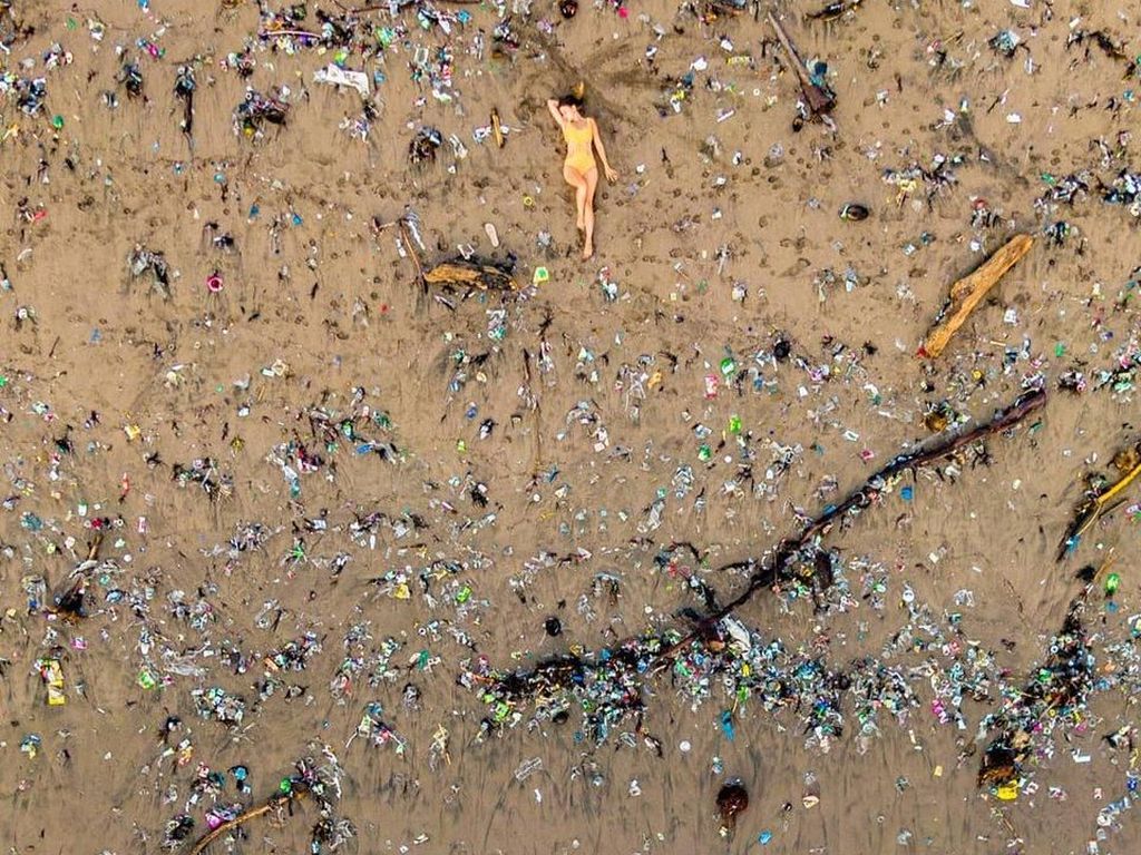 Kesamaan Pantai di Bali dan Titik Terdalam di Bumi: Tercemar Sampah Kesamaan Pantai di Bali dan Titik Terdalam di Bumi: Tercemar Sampah
