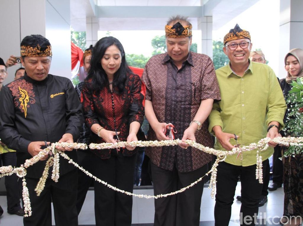 Bewara Urang Soreang, Transmart Sudah Dibuka! Bewara Urang Soreang, Transmart Sudah Dibuka!