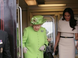 Ratu Elizabeth II Absen di Pembaptisan Anak Meghan Markle & Pangeran Harry, Ada Apa?