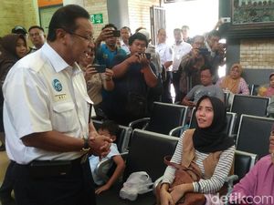Libur Nataru Penumpang Kereta Diprediksi Tembus 5,3 Juta Orang Libur Nataru Penumpang Kereta Diprediksi Tembus 5,3 Juta Orang
