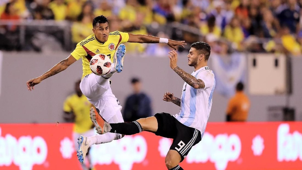 Jeison Murillo (kiri) jadi amunisi terbaru Barcelona. (Foto: Elsa/Getty Images)