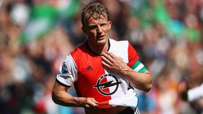 ROTTERDAM, NETHERLANDS - MAY 14:  Dirk Kuyt of Feyenoord Rotterdam celebrates scoring his teams third goal of the game during the Dutch Eredivisie match between Feyenoord Rotterdam and SC Heracles Almelo held at De Kuip or Stadion Feijenoord on May 14, 2017 in Rotterdam, Netherlands.  (Photo by Dean Mouhtaropoulos/Getty Images)