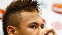 )Gaya rambut spike Neymar yang dipakai di awal kariernya bersama Santos. (dok.hairstyle.com