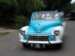 Mobil Jadul Ini Ada Penghuninya