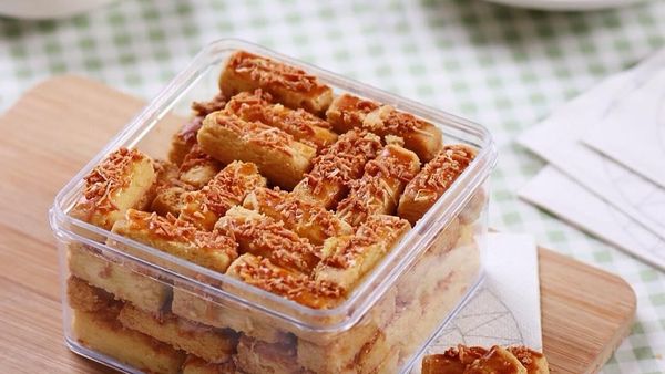 Kriuk Gurih Bertabur Keju, 10 Kaastengel Menggoda Sajian Natal