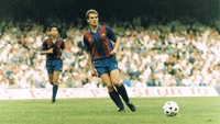 Roberto Fernandez Bonillo adalah mantan pemain Barcelona pada 1986 sampai 1990. Sebelum merapat ke Camp Nou, dia berkostum Valencia pada 1981 sampai 1986. Roberto juga sempat masuk ke dalam jajaran direksi Blaugrana. (Foto: Twitter @NicAldam)