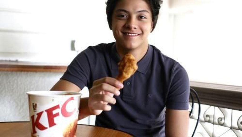 Daniel Padilla, Aktor Ganteng Asal Filipina Penikmat Junk Food Daniel Padilla, Aktor Ganteng Asal Filipina Penikmat Junk Food