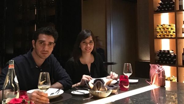 Momen Romantis Renata Kusmanto Saat Makan Malam Bersama Fachri Albar