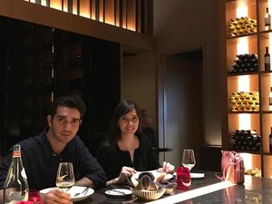 Momen Romantis Renata Kusmanto Saat Makan Malam Bersama Fachri Albar