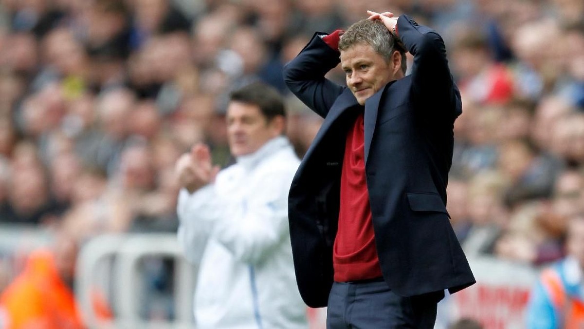 Ole Gunnar Solskjaer pernah terdegradasi dari Premier League saat menjadi manajer Cardiff City (Foto: Richard Sellers/Getty Images)