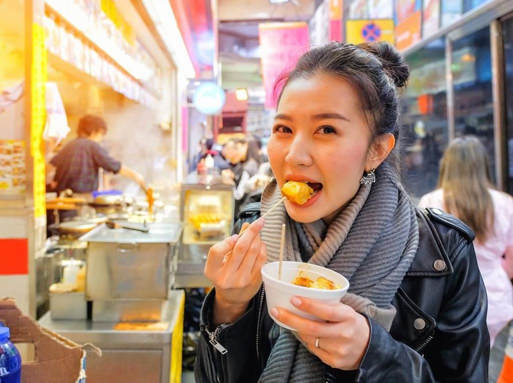 Suka Makan Sembarangan Saat Traveling? Hati-hati Mag Bisa Kambuh Suka Makan Sembarangan Saat Traveling? Hati-hati Mag Bisa Kambuh