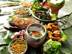 Ajak Ibu Makan Spesial di 5 Restoran Lesehan di Garut