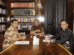 AHY Dampingi Pertemuan Tertutup SBY-Prabowo