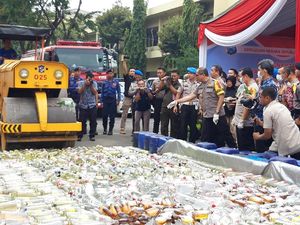 9.735 Botol Miras Oplosan Dilindas Sebelum Nataru 9.735 Botol Miras Oplosan Dilindas Sebelum Nataru