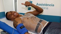 Bek 26 tahun itu tanpa masalah berarti menjalani tes fisik di Ciutat Esportiva Joan Gamper, pusat latihan Barcelona. (Foto: Twitter @FCBarcelona)