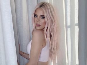 Khloe Kardashian Pamer Perut Rata Setelah 8 Bulan Melahirkan