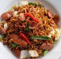 Doyan Mie? Ini Resep Mie Goreng Enak dengan Bakso dan Rawit