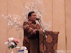 Prabowo Diteriaki Presiden Saat Datangi Masjid di Jaksel