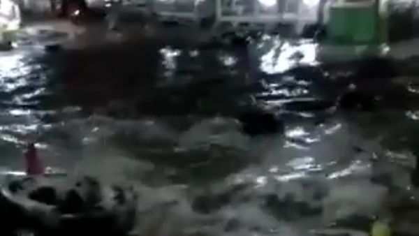 Penampakan Tsunami di Pantai Carita Anyer