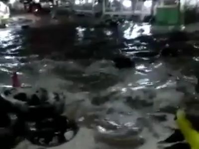 Penampakan Tsunami di Pantai Carita Anyer