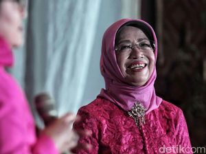 Pesan Menyentuh Ibunda yang Iringi Jatuh Bangun Jokowi Pesan Menyentuh Ibunda yang Iringi Jatuh Bangun Jokowi