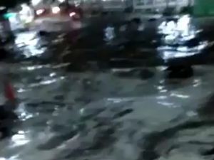 BMKG Sebut Terjangan Air Laut di Anyer Gabungan Gelombang Tinggi-Tsunami