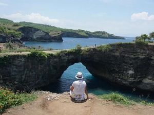 Namanya Broken, Tapi Pantai di Bali Ini Indah Sekali
