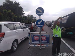 Libur Natal, Kendaraan Sesaki Puncak