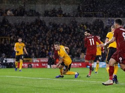 Liverpool menutup babak pertama dengan skor 1-0 lewat gol Mohamed Salah di menit ke-18, yang sekaligus menempatkannya sebagai pemimpin daftar top skor sementar dengan 11 gol. (Foto: Darren Staples/Reuters) 